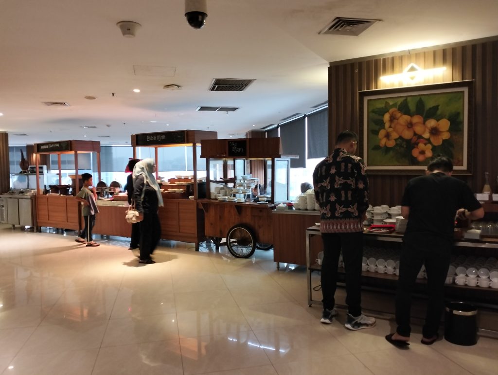 restoran lantai 7 hotel
