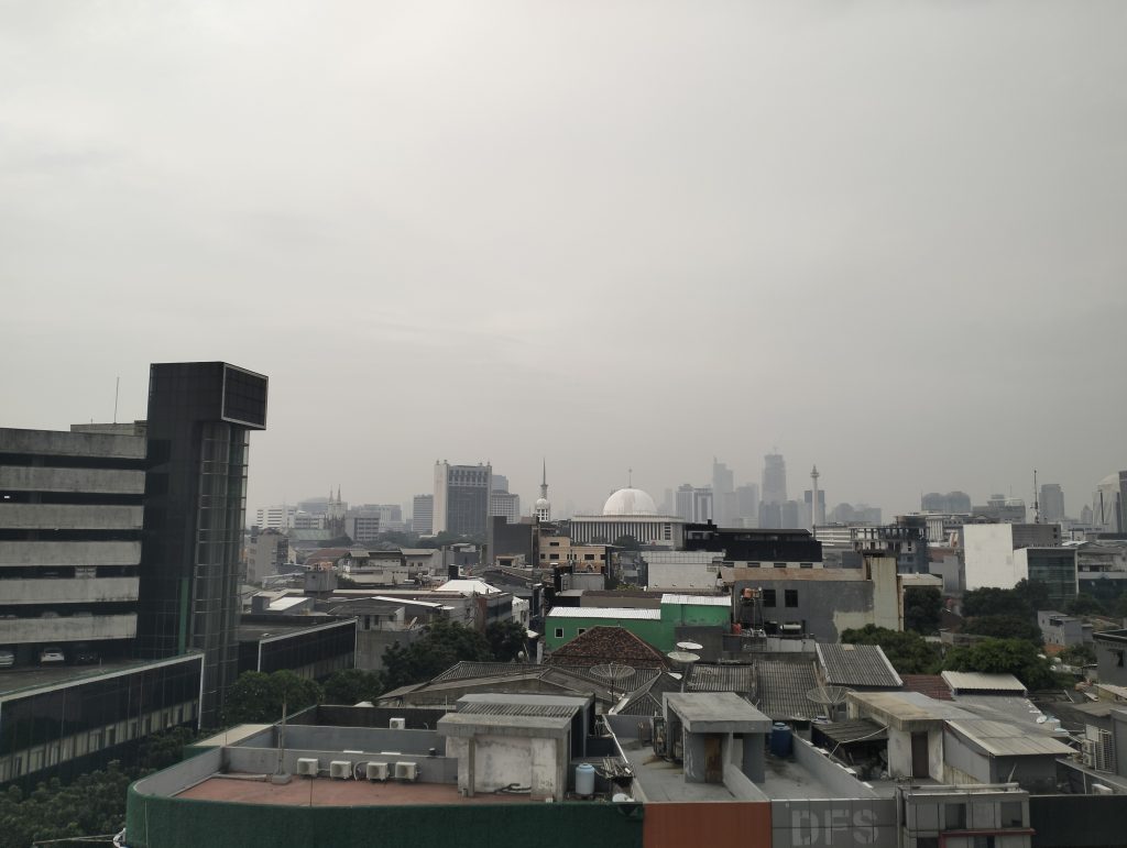 pemandangan dari restoran lantai 7