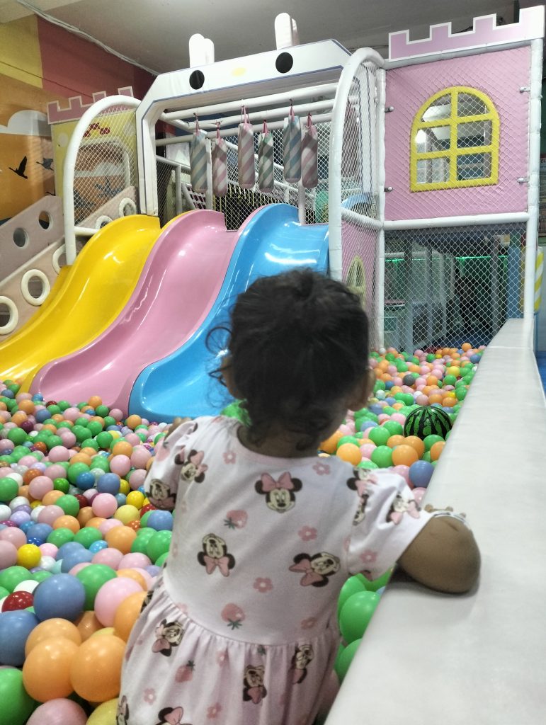ajak anak bermain