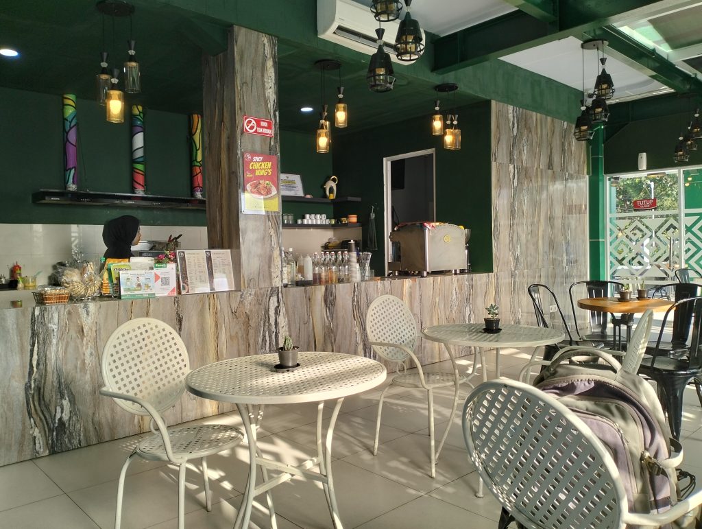 interior kafe kenawa