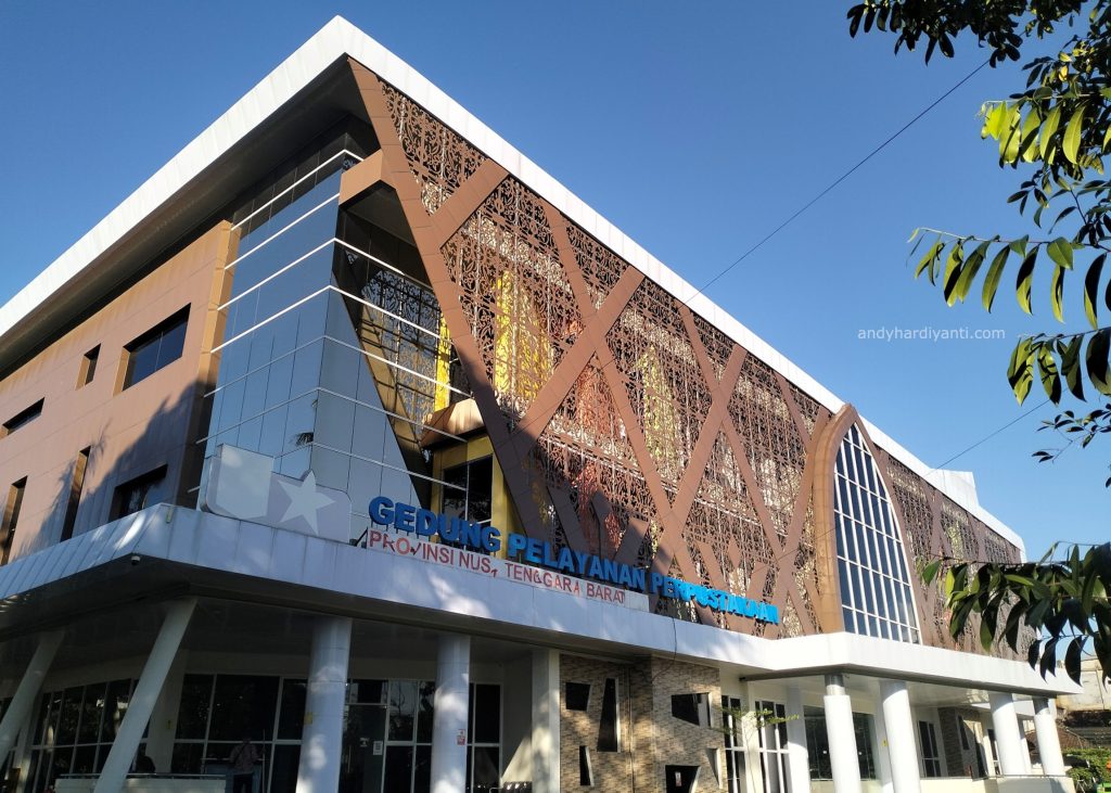 tampak depan pusda ntb