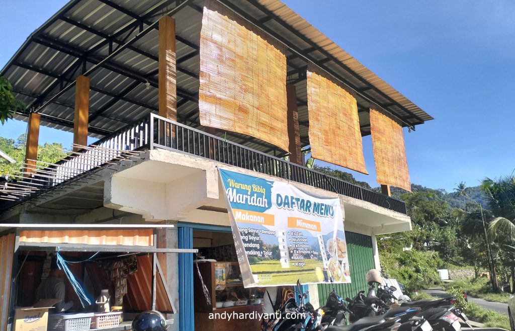 tampak depan warung