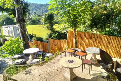 warung depan sawah