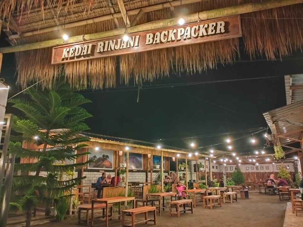 pintu masuk kedai tahun 2023