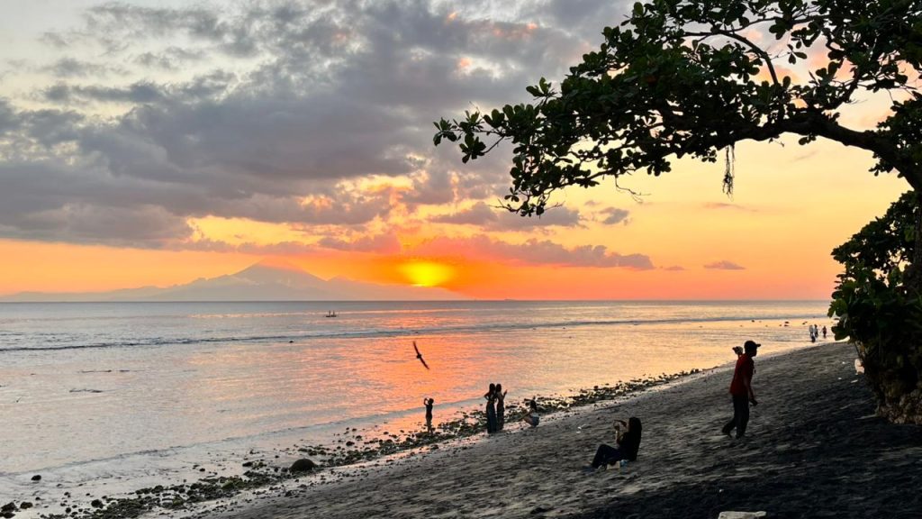 laut pantai klui