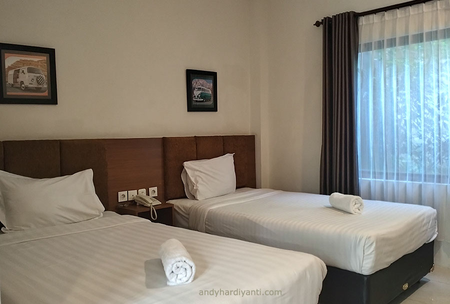 suasana kamar hotel diva
