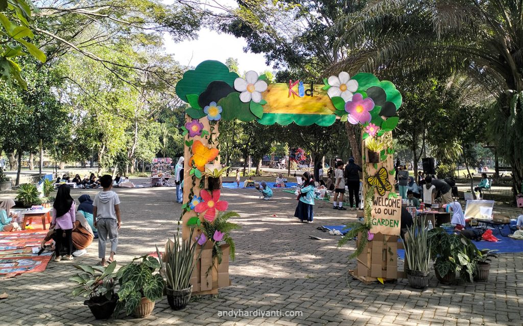 gapura pintu masuk