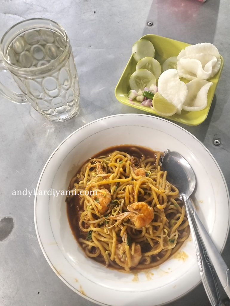 mie basah udang