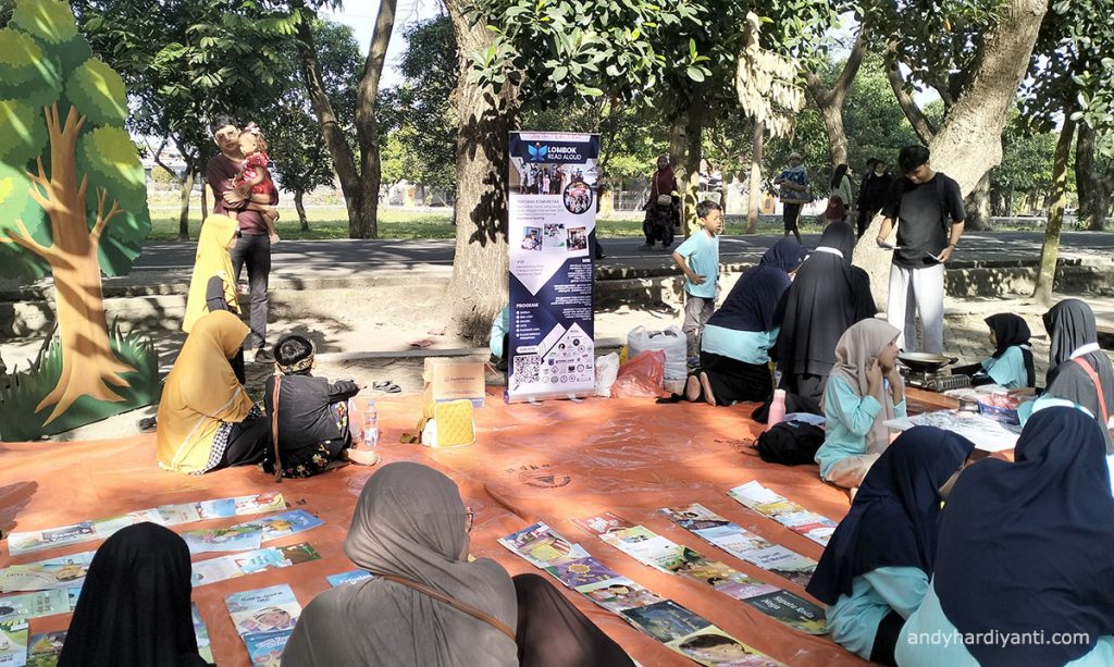 pojok literasi lora