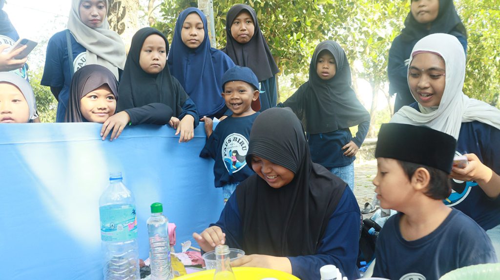 Pojok sains paus biru